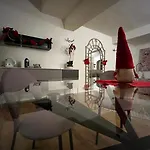 Appartamento Maison Del Ducato Cavour 37 *