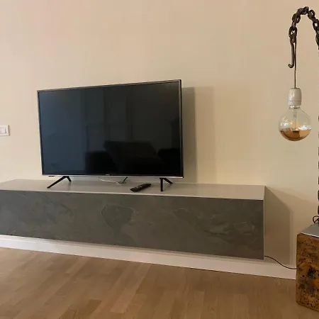Maison Del Ducato Cavour 37 דירה