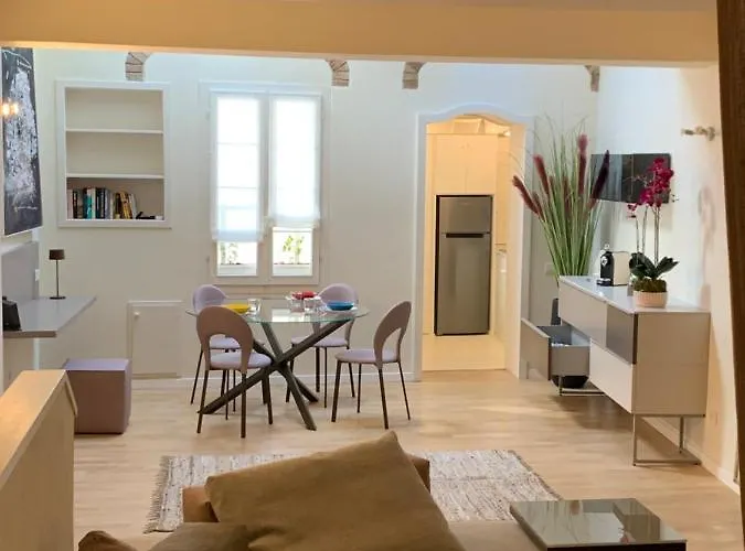 アパート Maison Del Ducato Cavour 37 パルマ